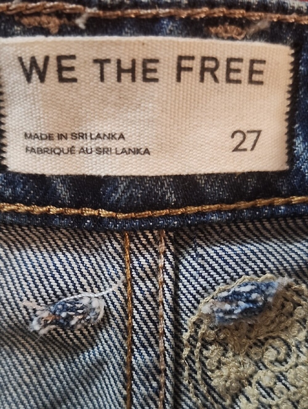 We The Free Blue Denim Shorts with Cream Embroidered Hearts - Picture 2 of 9
